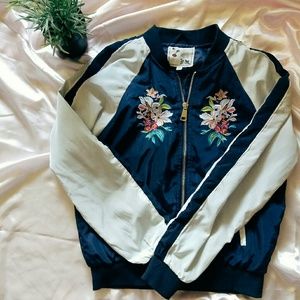 Flower embroidered bomber jacket 🌻